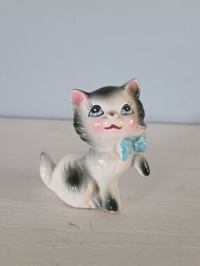 Vintage Ceramic Cat Figurine Japan